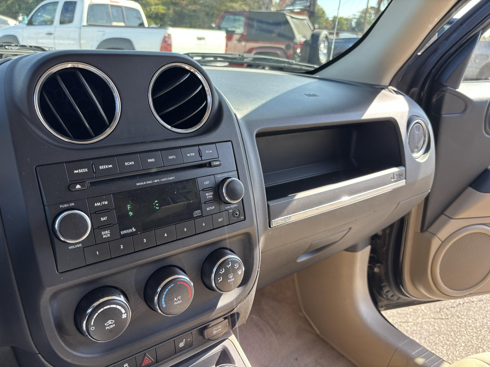 Jeep Patriot FWD 4dr Latitude 2013