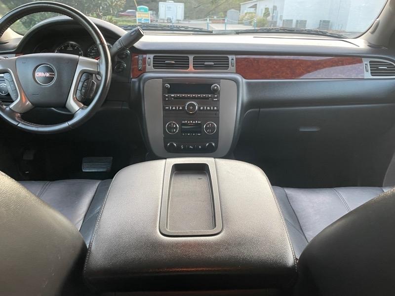 GMC Yukon SLT1 4WD 2011