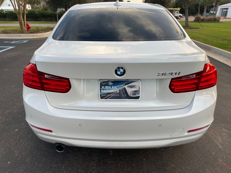BMW 3-Series 320i Sedan 2015