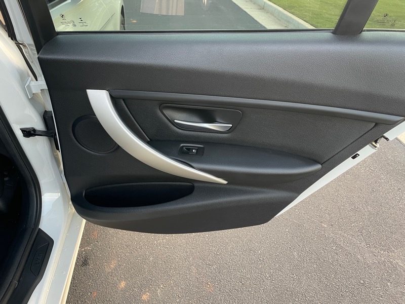 BMW 3-Series 320i Sedan 2015