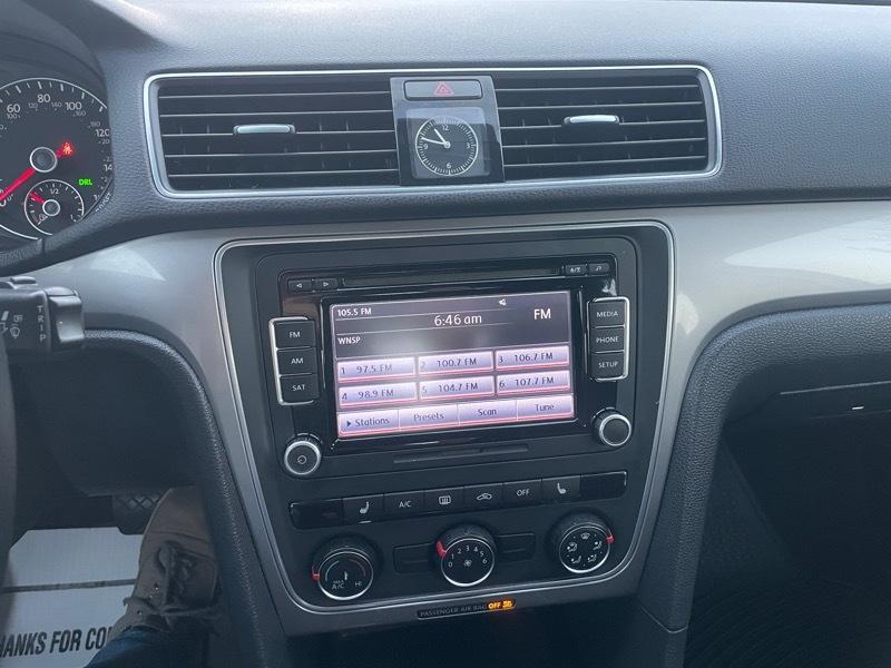 Volkswagen Passat Limited Edition 4D Sedan 2015