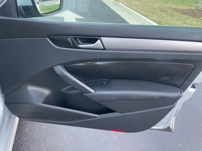 Volkswagen Passat Limited Edition 4D Sedan 2015