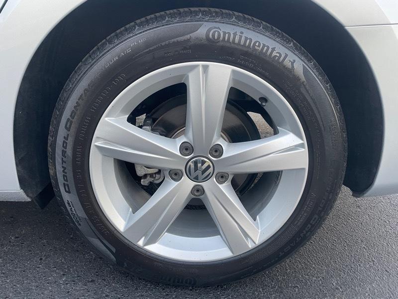 Volkswagen Passat Limited Edition 4D Sedan 2015