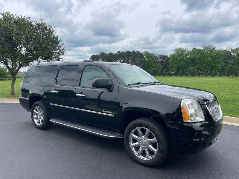 GMC Yukon Denali XL 2WD 2011