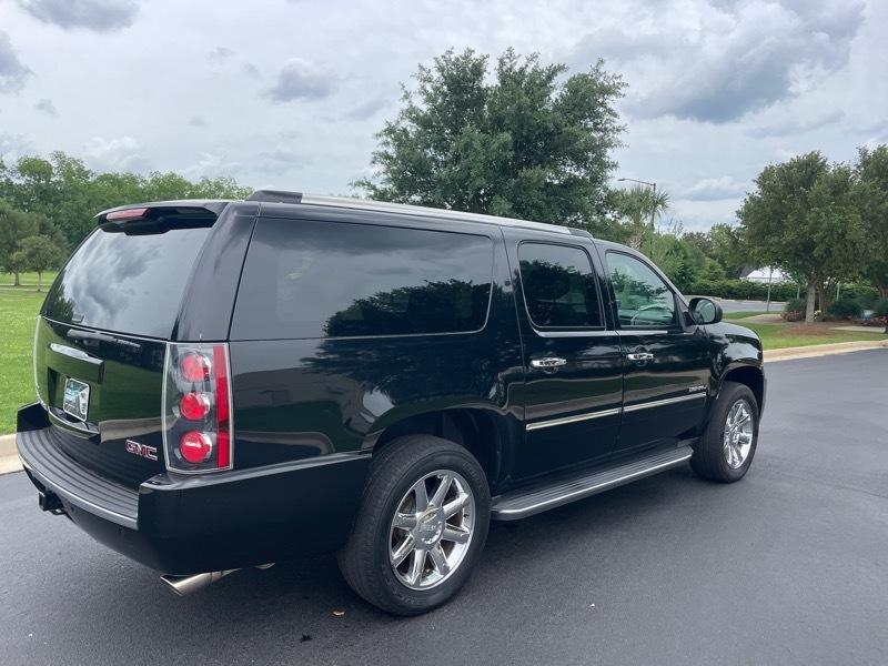 GMC Yukon Denali XL 2WD 2011