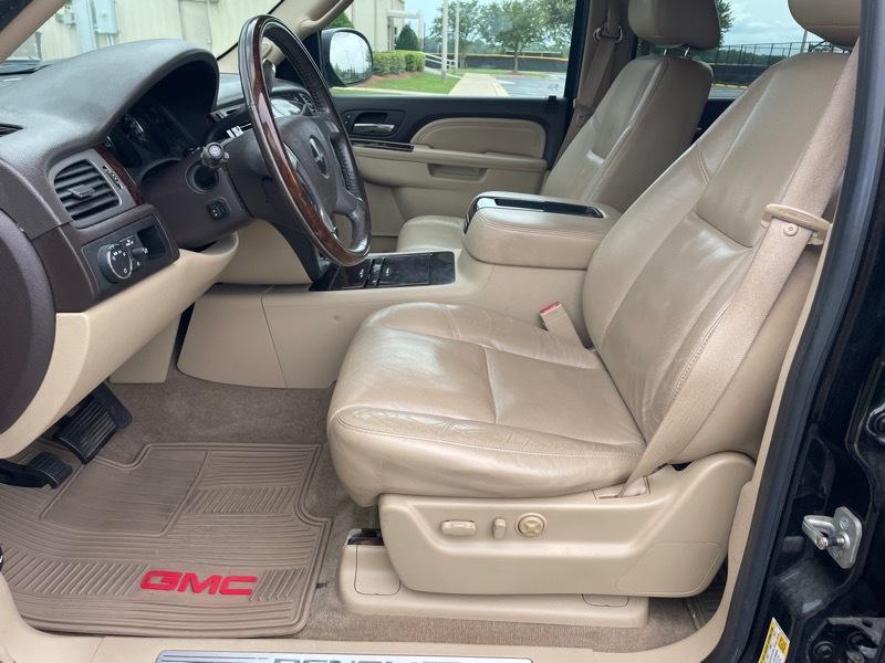 GMC Yukon Denali XL 2WD 2011