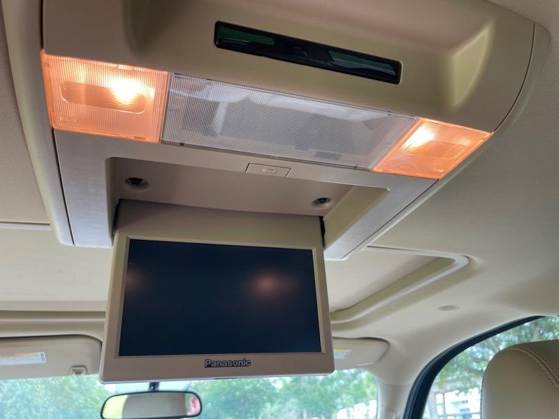 GMC Yukon Denali XL 2WD 2011