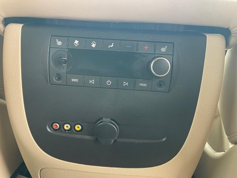 GMC Yukon Denali XL 2WD 2011