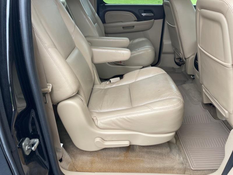 GMC Yukon Denali XL 2WD 2011