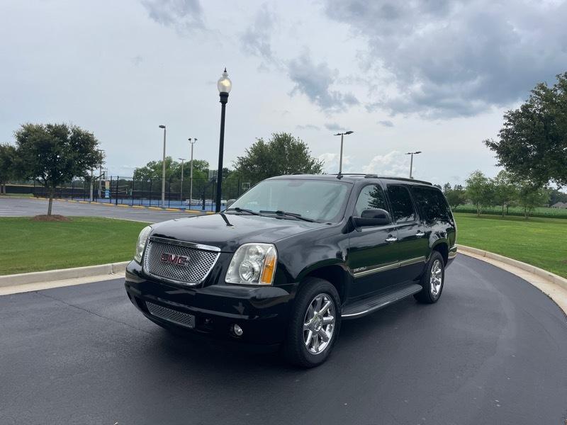 GMC Yukon Denali XL 2WD 2011