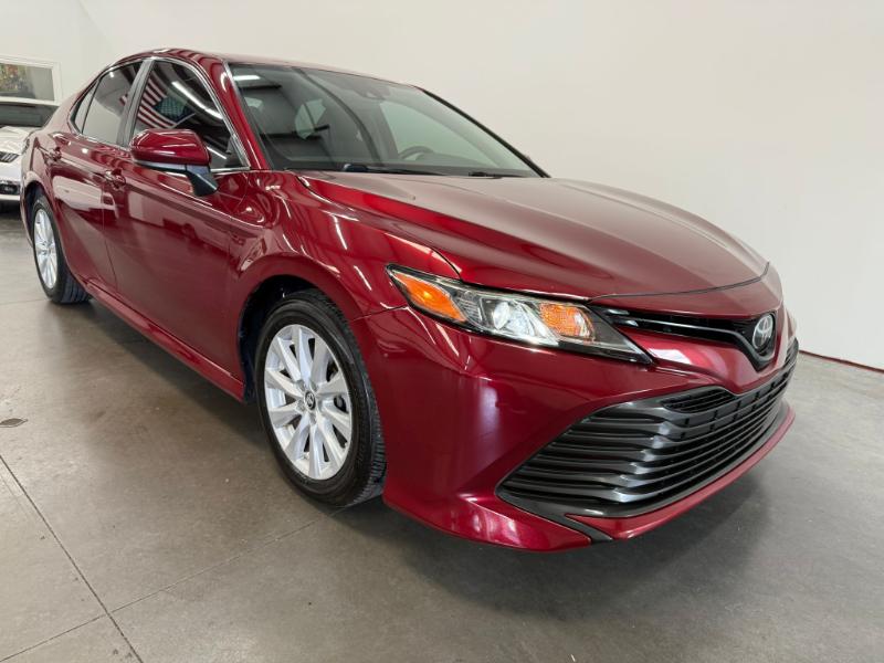 2019 Toyota Camry SE XLE photo 4