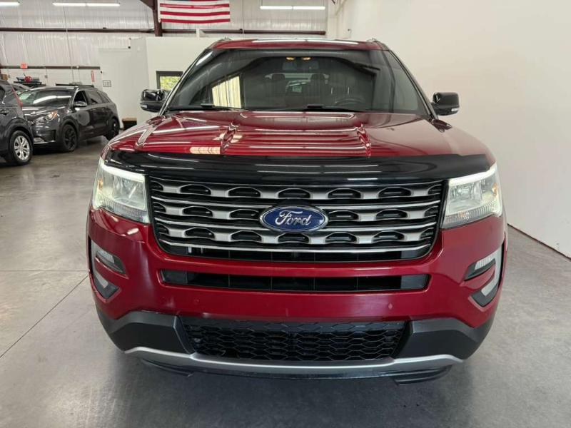 2017 Ford Explorer XLT photo 4