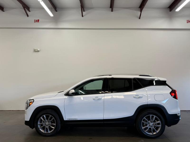 2023 Gmc Terrain SLT photo 2