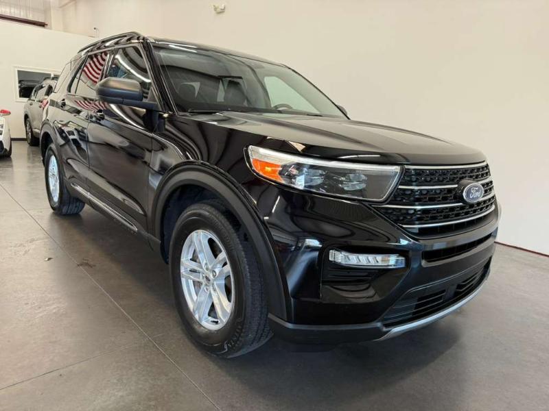 2023 Ford Explorer XLT photo 4