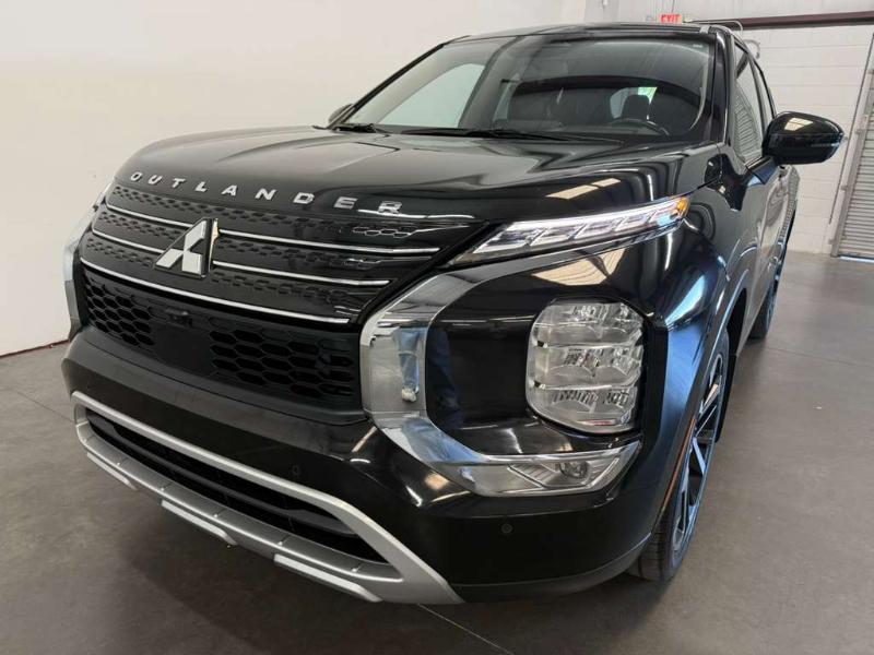Mitsubishi Outlander SE 2024