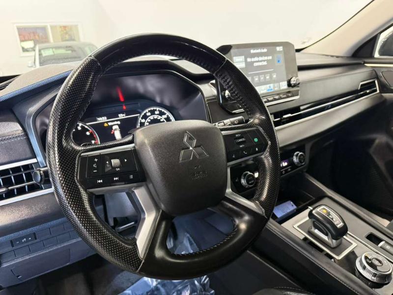 Mitsubishi Outlander SE 2024