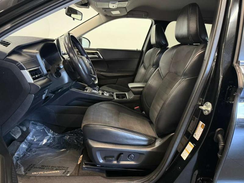 Mitsubishi Outlander SE 2024