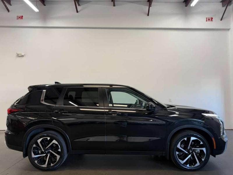 Mitsubishi Outlander SE 2024