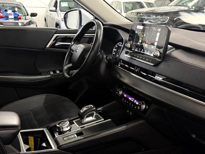 Mitsubishi Outlander SE 2024