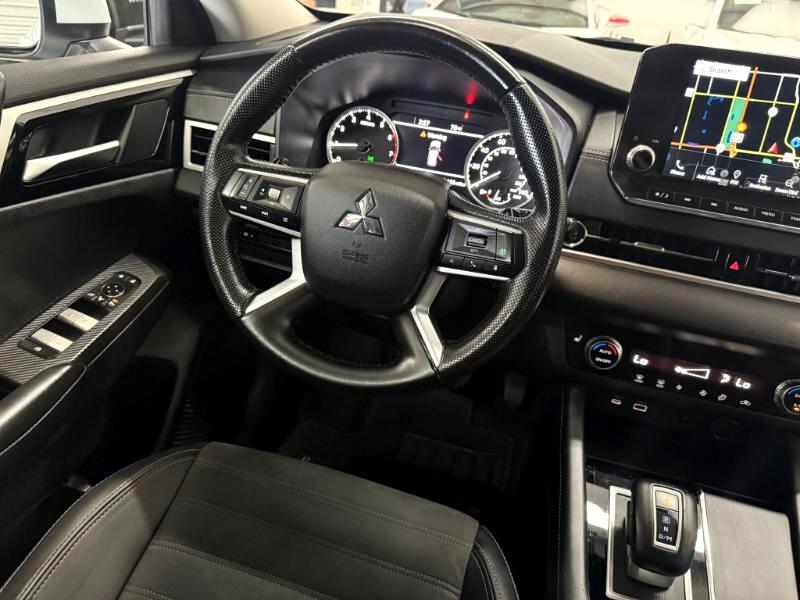 Mitsubishi Outlander SE 2024