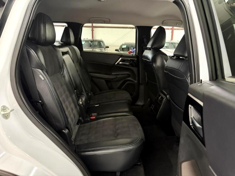 Mitsubishi Outlander SE 2024