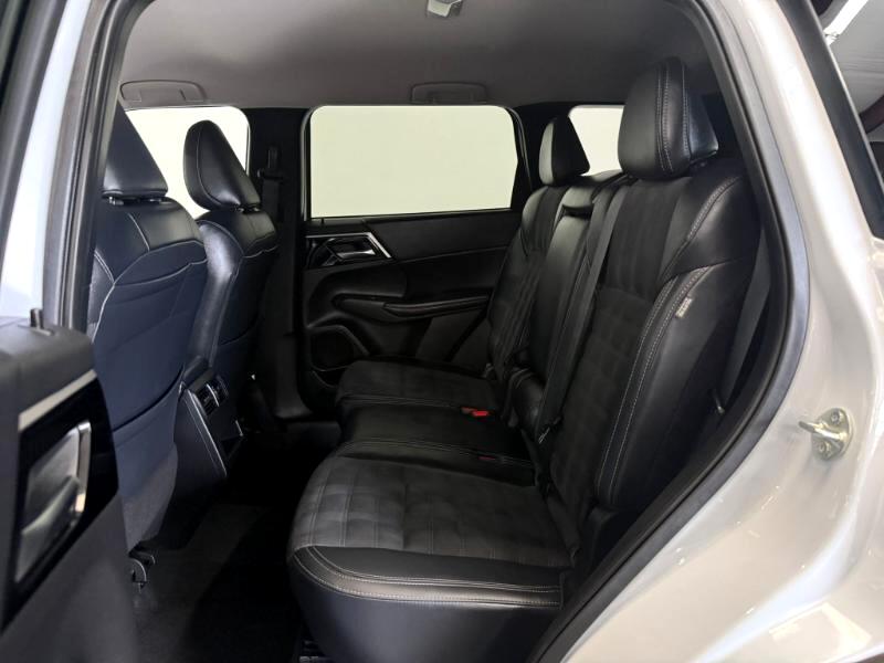 Mitsubishi Outlander SE 2024