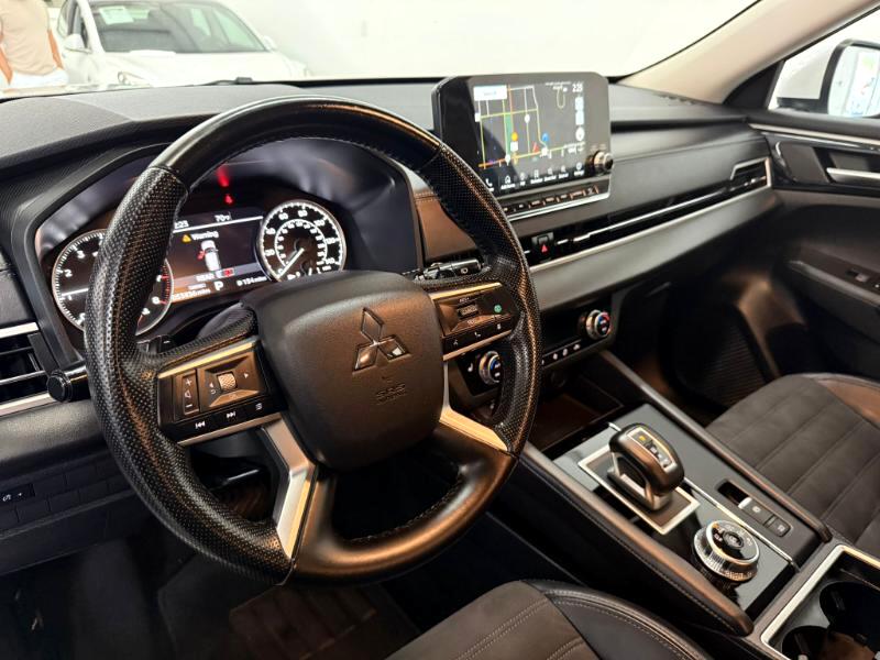 Mitsubishi Outlander SE 2024