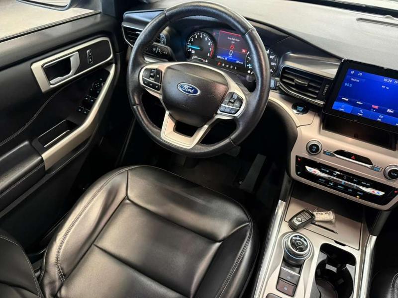 Ford Explorer XLT 2023