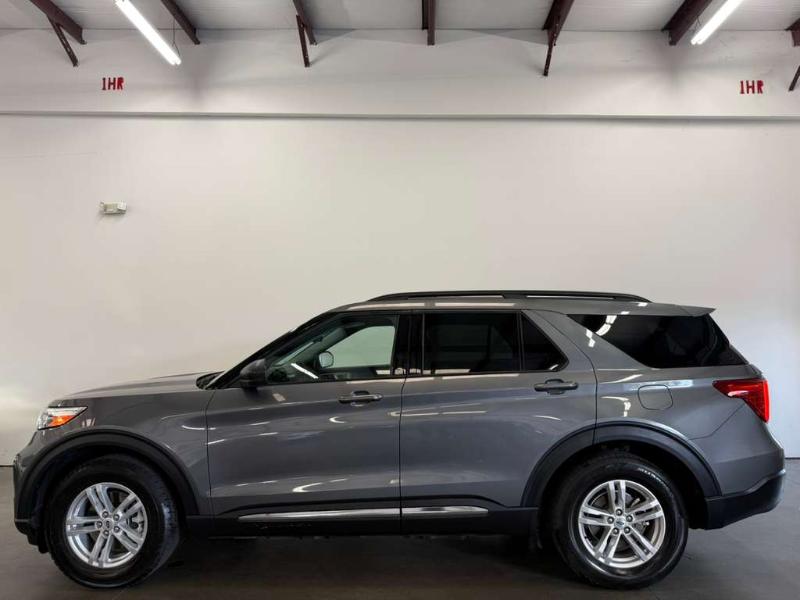Ford Explorer XLT 2023