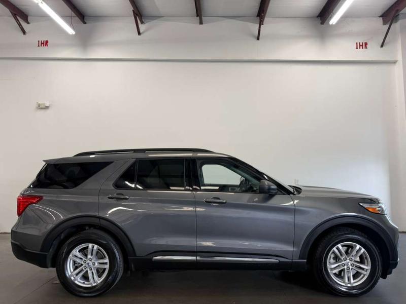 Ford Explorer XLT 2023