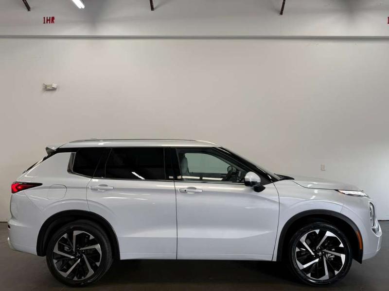 Mitsubishi Outlander SEL 2024