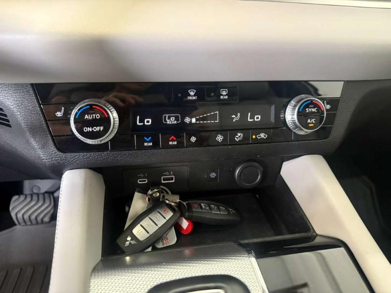 Mitsubishi Outlander SEL 2024