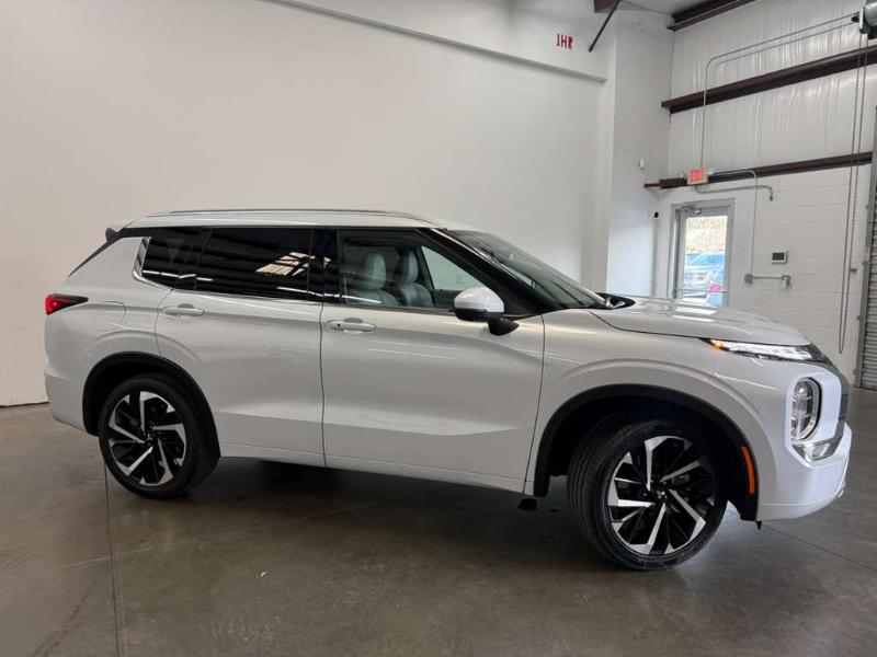 Mitsubishi Outlander SEL 2024