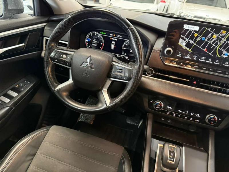 Mitsubishi Outlander  2022