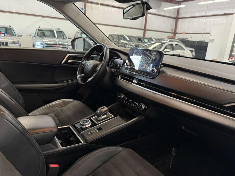 Mitsubishi Outlander  2022