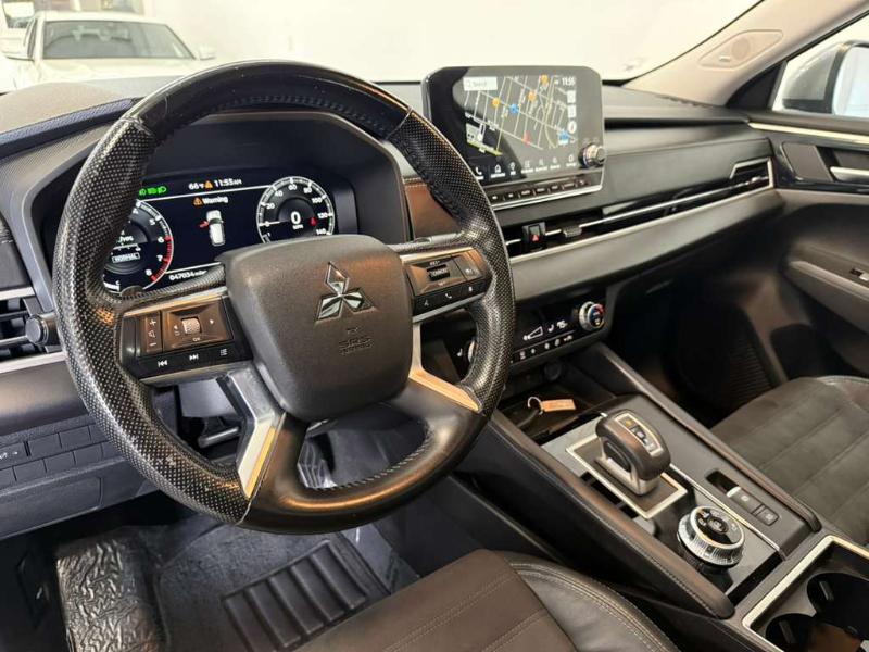 Mitsubishi Outlander  2022