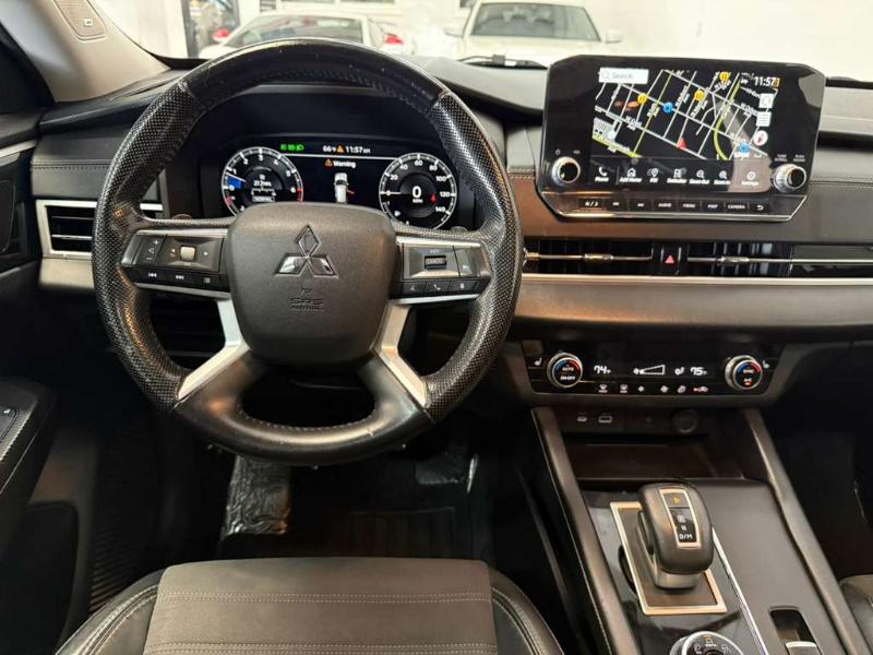 Mitsubishi Outlander  2022