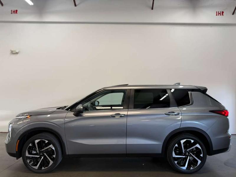 Mitsubishi Outlander  2022