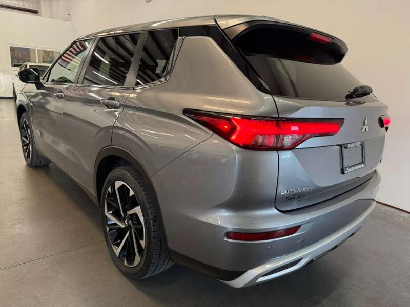 Mitsubishi Outlander  2022