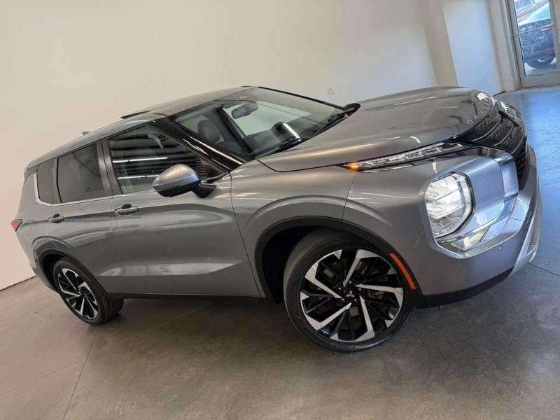 Mitsubishi Outlander  2022