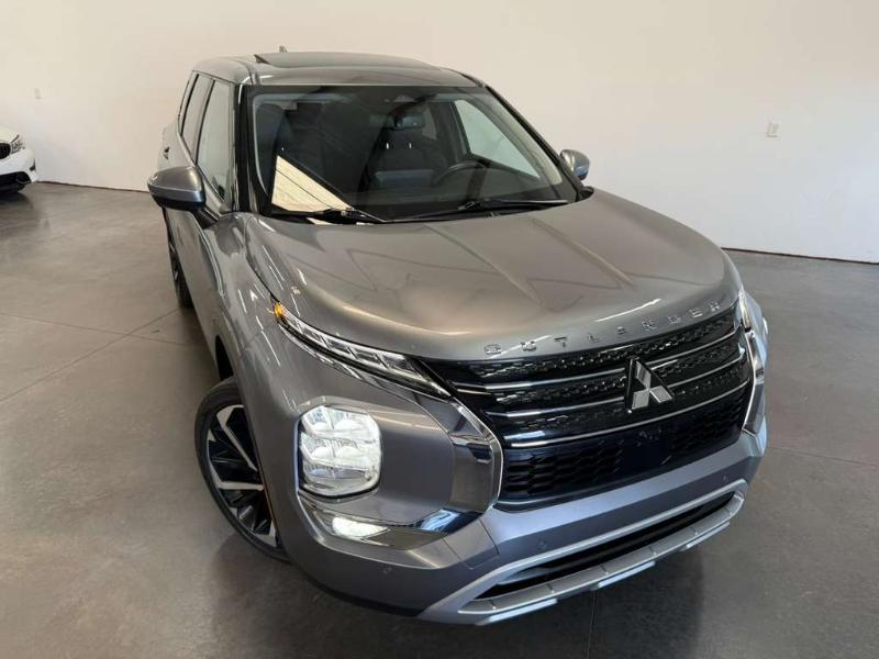 Mitsubishi Outlander  2022