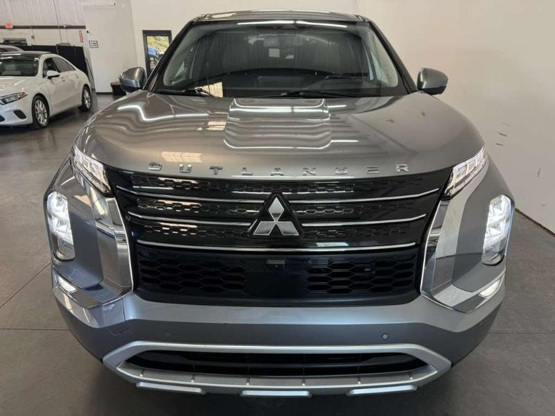 Mitsubishi Outlander  2022