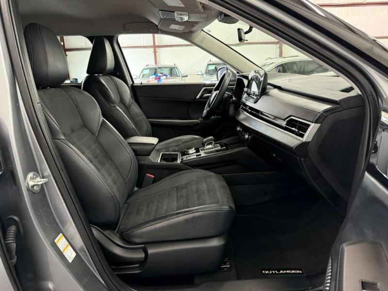 Mitsubishi Outlander SE 2024