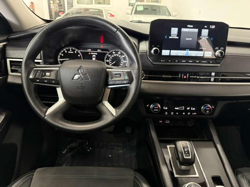 Mitsubishi Outlander SE 2024