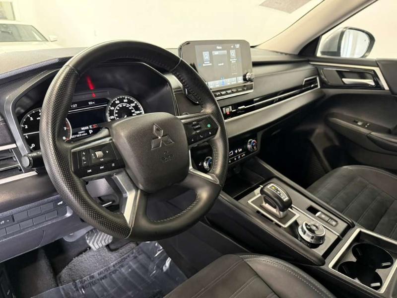 Mitsubishi Outlander SE 2024