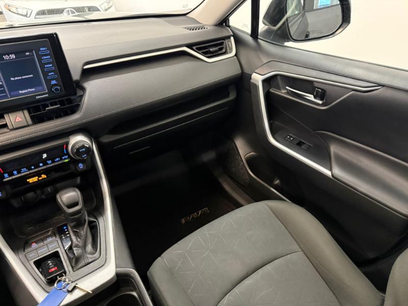 Toyota RAV4 XLE 2021