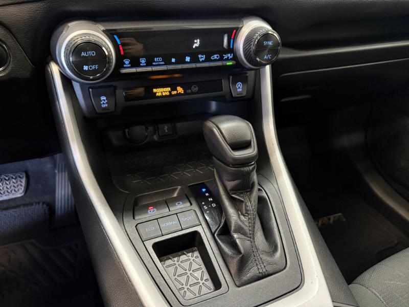 Toyota RAV4 XLE 2021