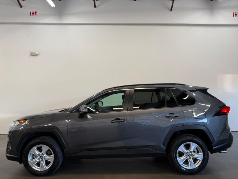 Toyota RAV4 XLE 2021