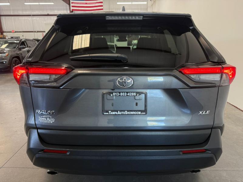 Toyota RAV4 XLE 2021