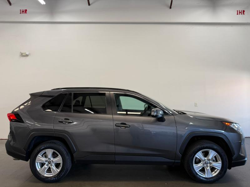 Toyota RAV4 XLE 2021